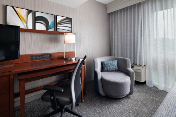 Courtyard by Marriott Raleigh North/Triangle Town Center image 13