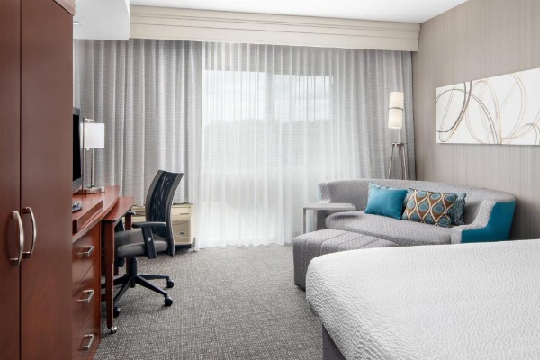 Courtyard by Marriott Raleigh North/Triangle Town Center image 14