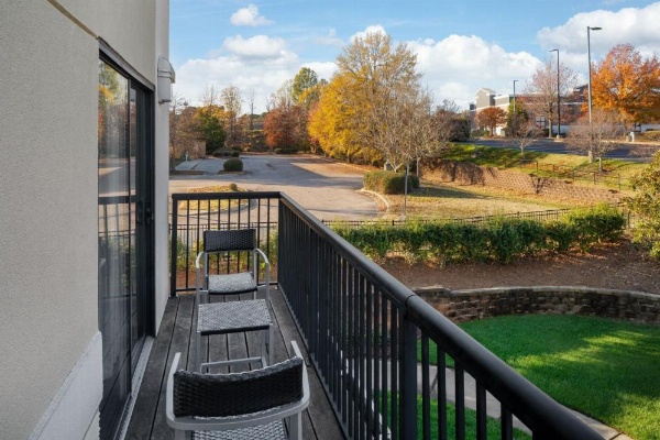 Courtyard by Marriott Raleigh North/Triangle Town Center image 18