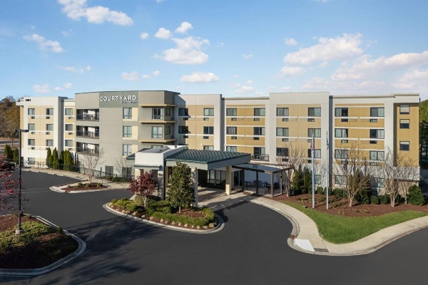 Courtyard by Marriott Raleigh North/Triangle Town Center image 2