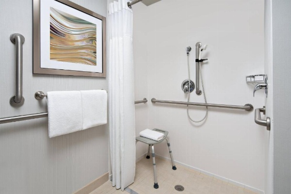 Courtyard by Marriott Raleigh North/Triangle Town Center image 21