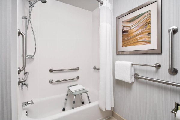 Courtyard by Marriott Raleigh North/Triangle Town Center image 22