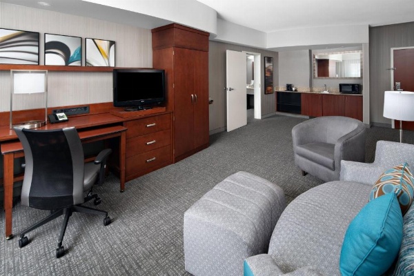 Courtyard by Marriott Raleigh North/Triangle Town Center image 24