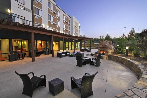 Courtyard by Marriott Raleigh North/Triangle Town Center image 6