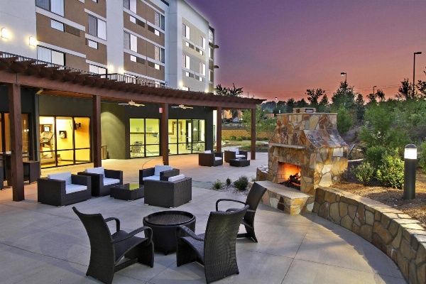Courtyard by Marriott Raleigh North/Triangle Town Center image 7